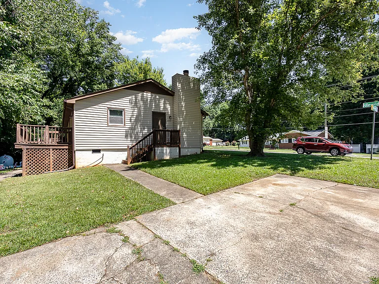 3131 Vestal Pl — Photo 15