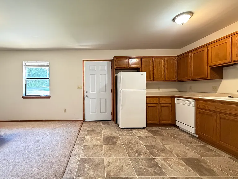 385 S Teehee Dr #8 — Photo 8