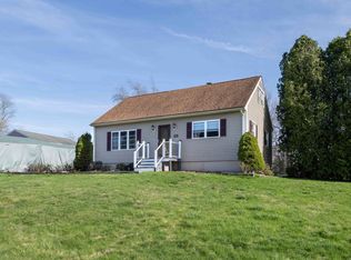 17 Terry Ln, Plainfield, CT 06374