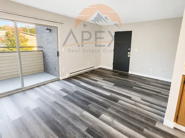 705 State Ave N APT 4, Kent, WA 98031