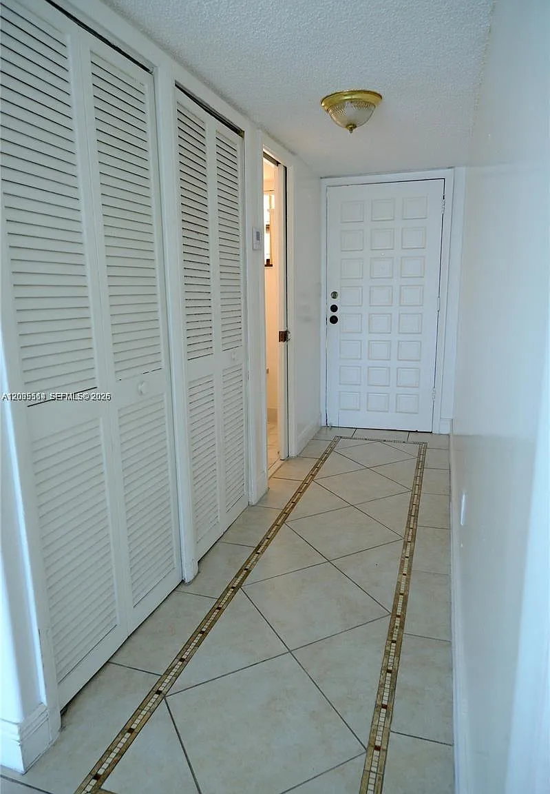 Victory Gardens Condo — Photo 3