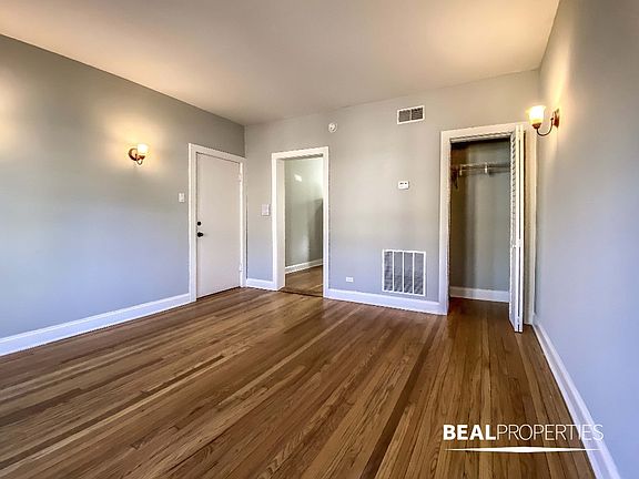 4th image of 4034.5 N Ashland Ave #4034X-W3