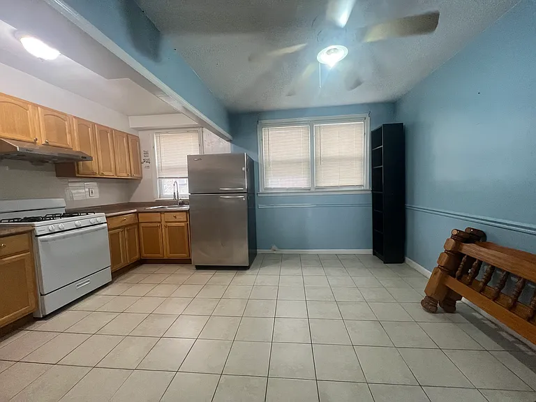 4614 Lansing St — Photo 3
