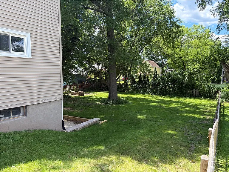 18 Briggs Ave #18 — Photo 19