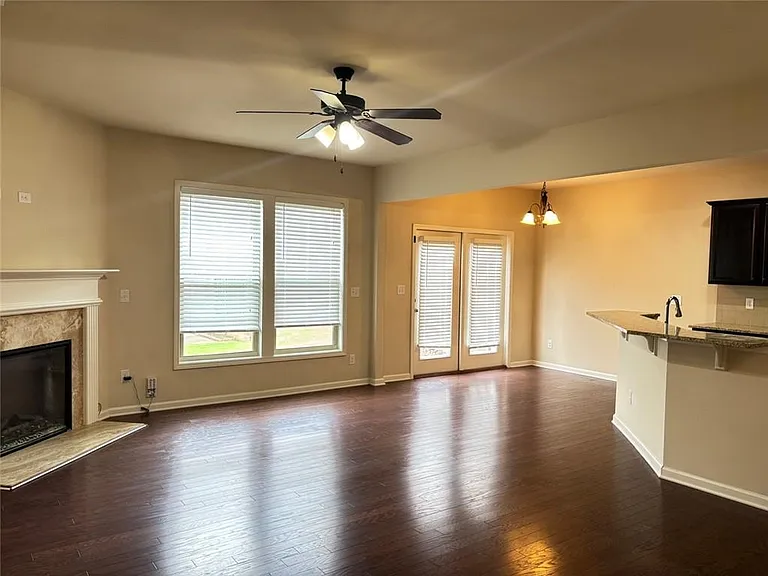 1012 Haley Woods Ct — Photo 4