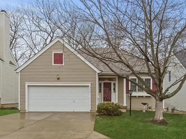 12612 Hauser St, Overland Park, KS 66213