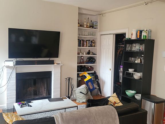 3rd image of 10 Isabella St