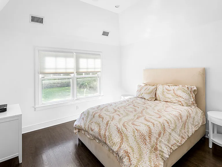 14 W Hills Ct — Photo 19