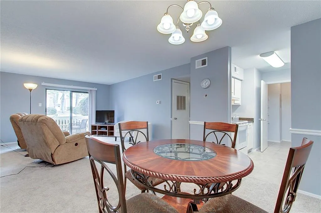 2 bed, 1080 sqft, $1,000 — Photo 3