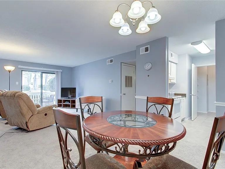 6050 Grelot Rd #103 — Photo 3