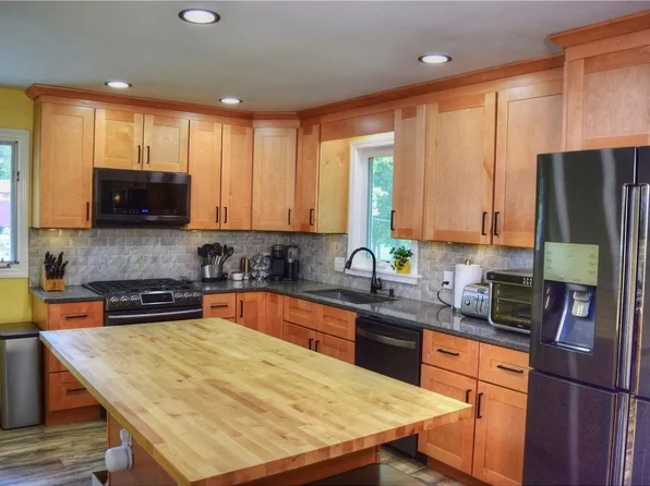 35 Jonzetta Court, Milton, VT 05468