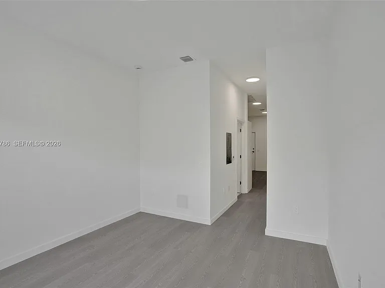 1567 NW 1st St #9 — Photo 15