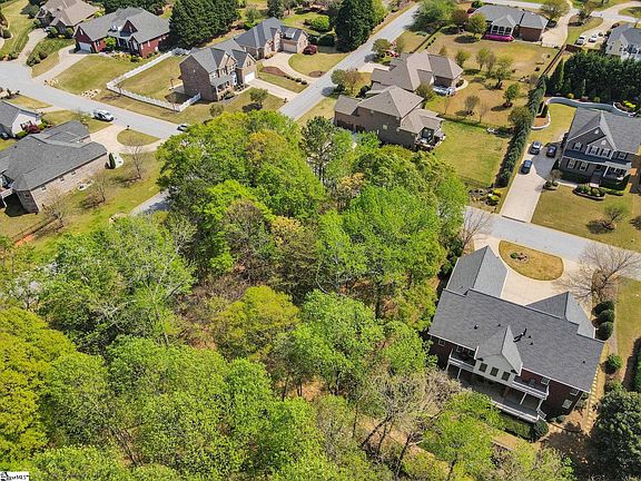 4th image of 602 Mount Vernon Ln