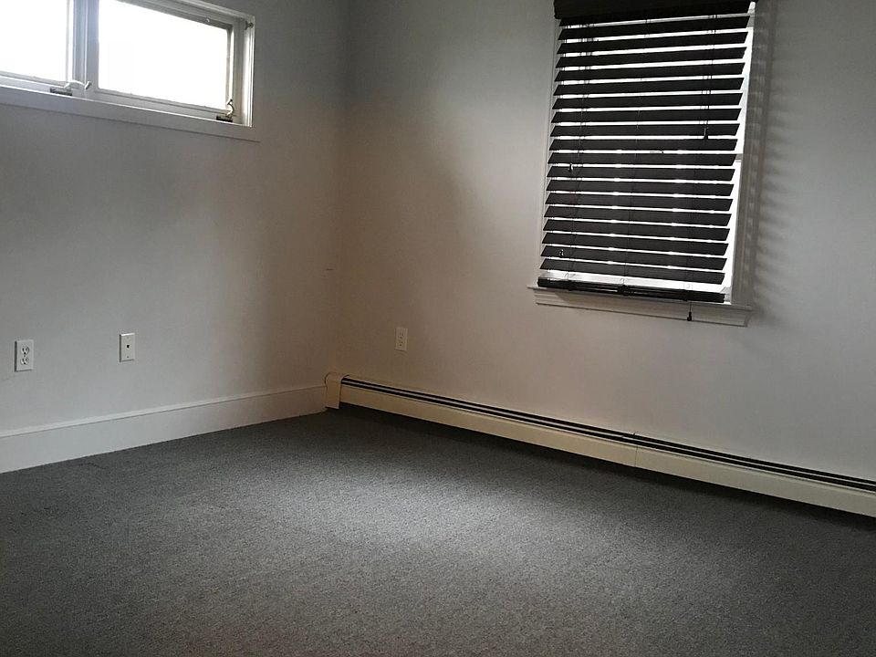 2nd image of 230 Washington St #R