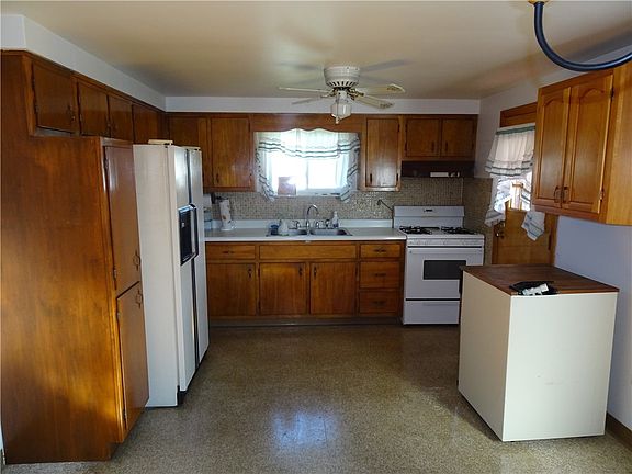 5th image of 1147 Cedar St