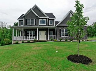 24 Charterpoint Rd, Watervliet, NY 12189