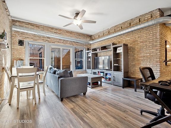 3rd image of 1227 W Greenleaf Ave APT 3S