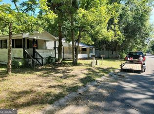 1407 Hazel St, Waycross, GA 31501