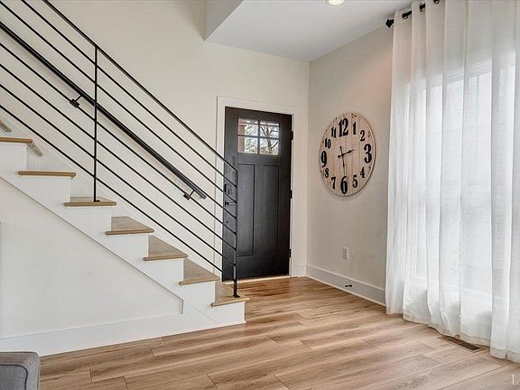 4th image of 111 Retreat Ln