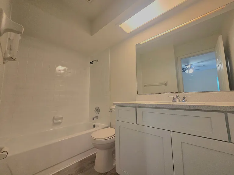 1902 Crystal Grove Dr — Photo 15