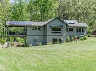 27 Willow Branch Ln, Weaverville, NC 28787