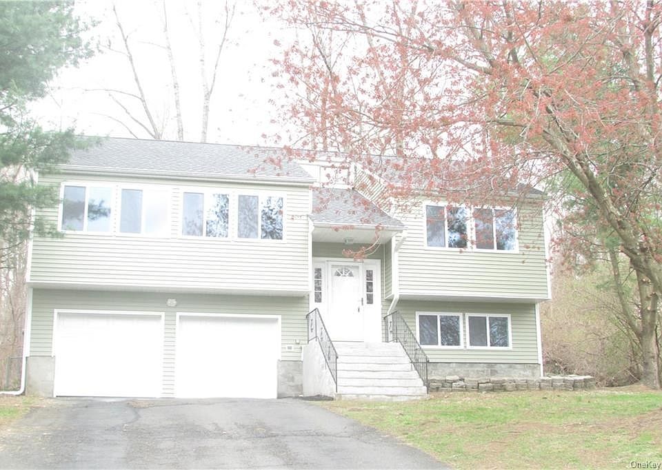 1st image of 107 Shaker Ct N
