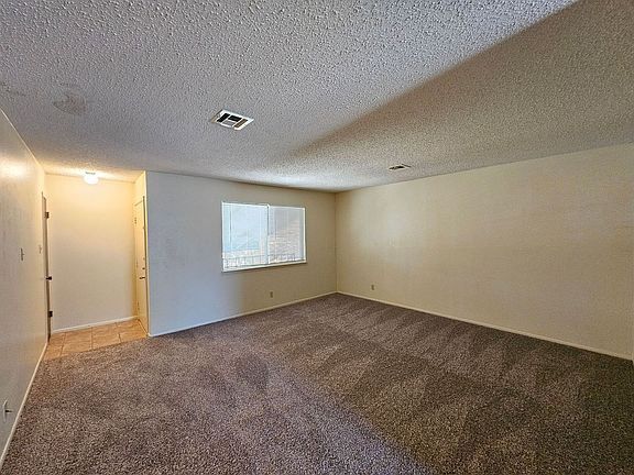 5th image of 206 W Mockingbird Ln #D