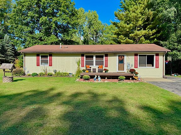 3rd image of 3862 E Shore Dr