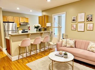 328 Saint Paul St APT 2, Brookline, MA 02446