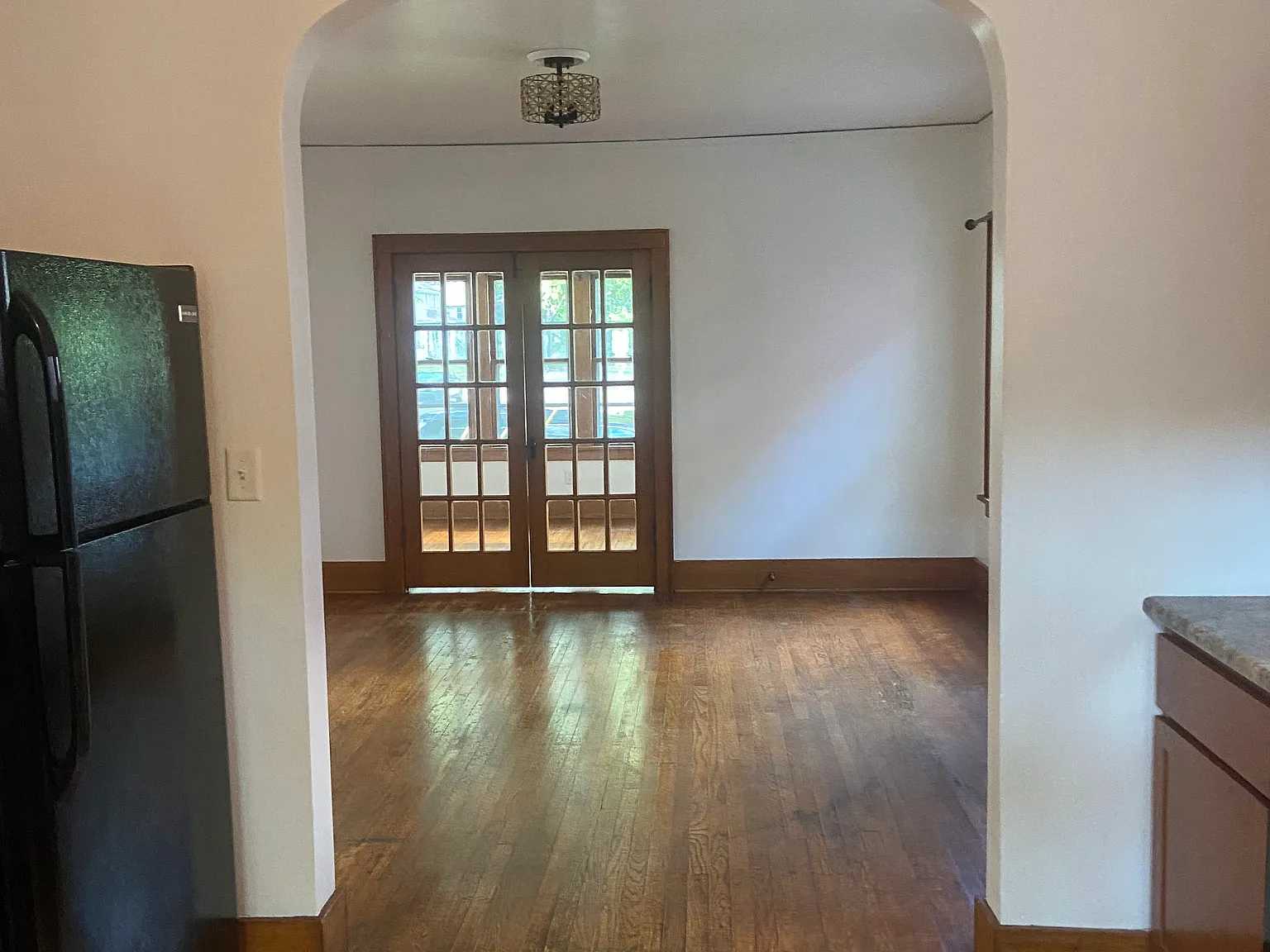4 bed, $1,900 — Photo 3