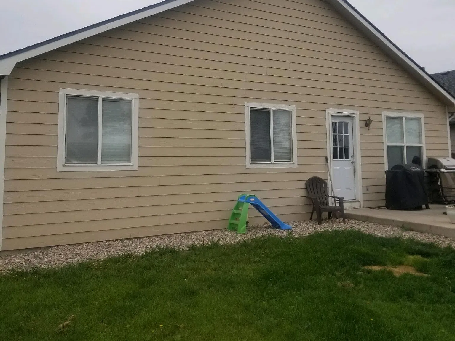 3 bed, 1128 sqft, $2,300 — Photo 3
