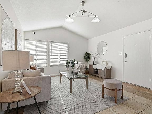 5th image of 1482 La Boheme St