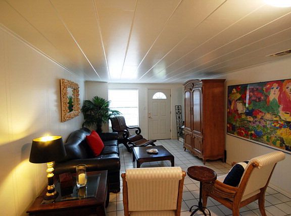 3rd image of 5909 Sunset Dr