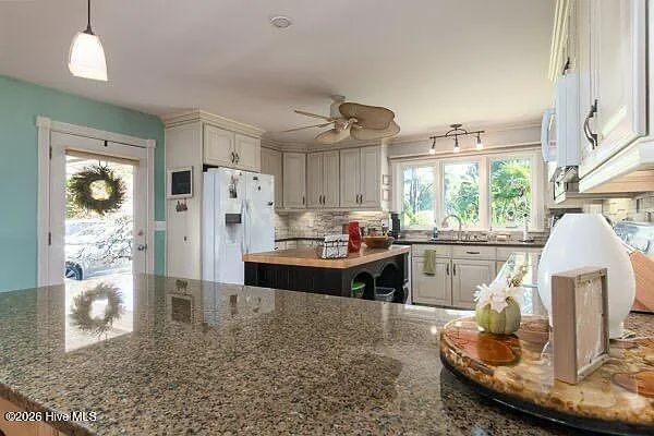 810 Madam Moores Ln #A — Photo 55