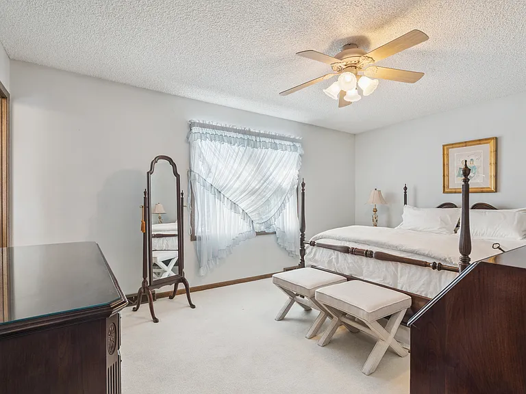 1245 Michelle Ct — Photo 21