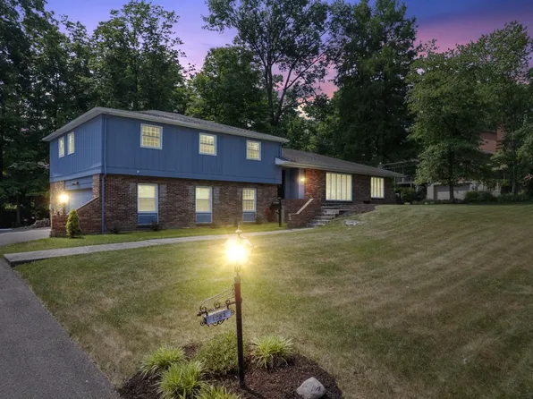 1254 Sweetwater Dr, Cincinnati, OH 45215