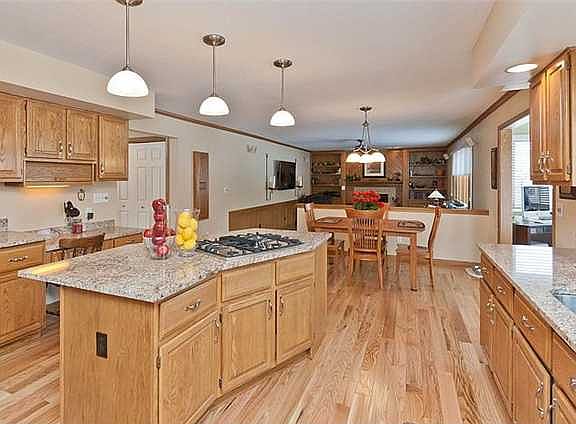 5th image of 13795 Lake Shore Dr