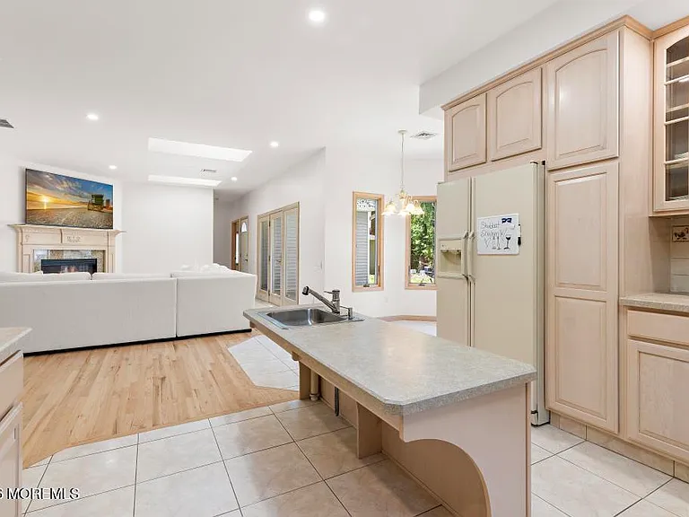 415 Windermere Ave — Photo 8