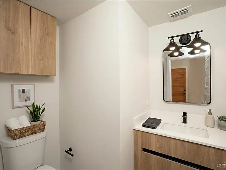 8101 N 23rd St #29 — Photo 11