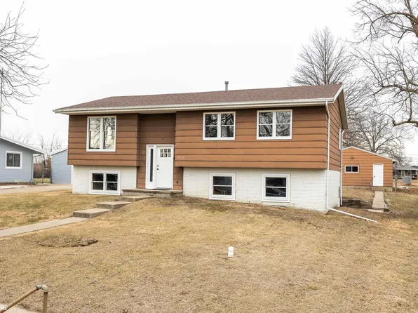 1521 Roland Ave, Chariton, IA 50049