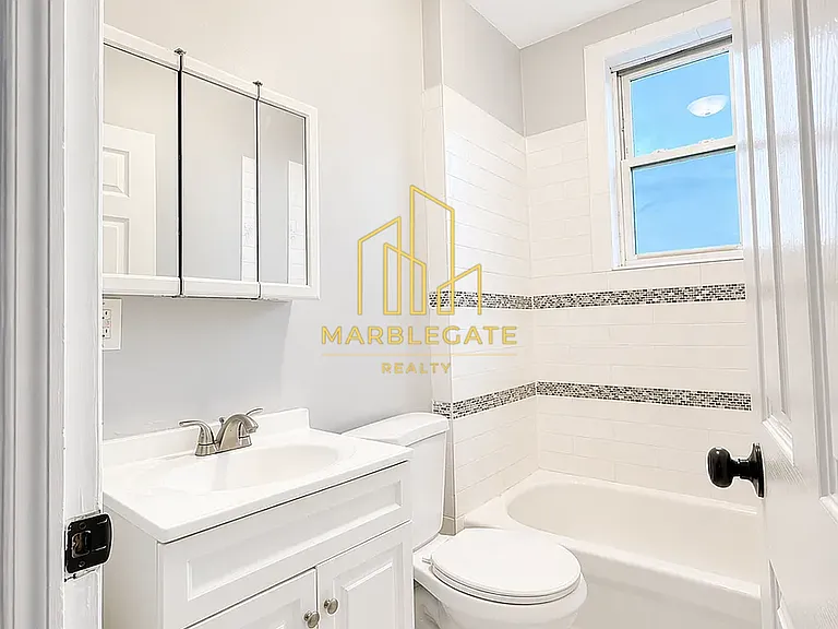 233 Littleton Ave #11E — Photo 10