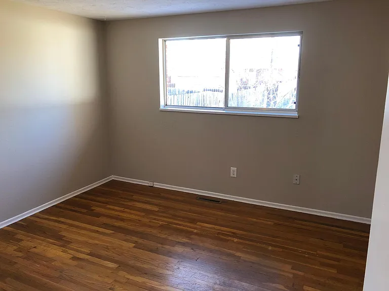 707 James St — Photo 18