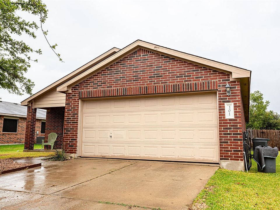 1st image of 301 Mesa Dr