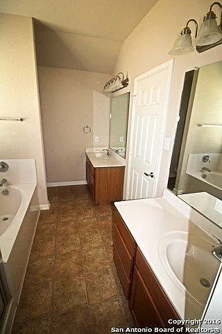 9135 Mare Hunt — Photo 13