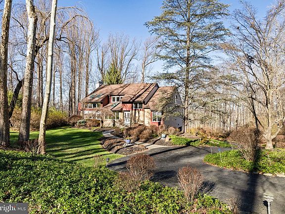 2nd image of 635 Harts Ridge Rd