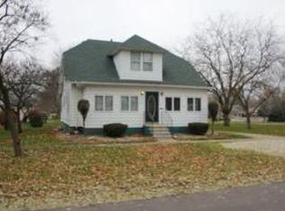 230 N Hartwell St, Gilman, IL 60938