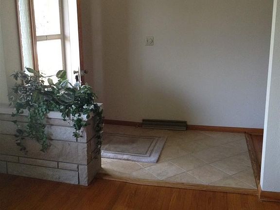 3rd image of 403 Reichard Dr
