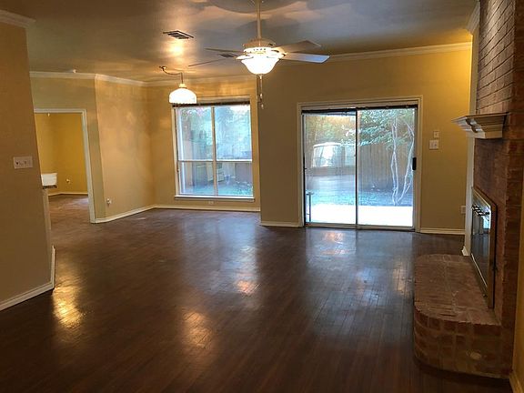 3rd image of 1824 Evergreen Ct