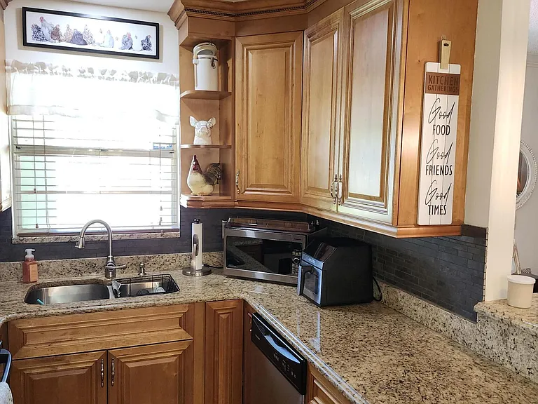 101 Country Ln — Photo 6