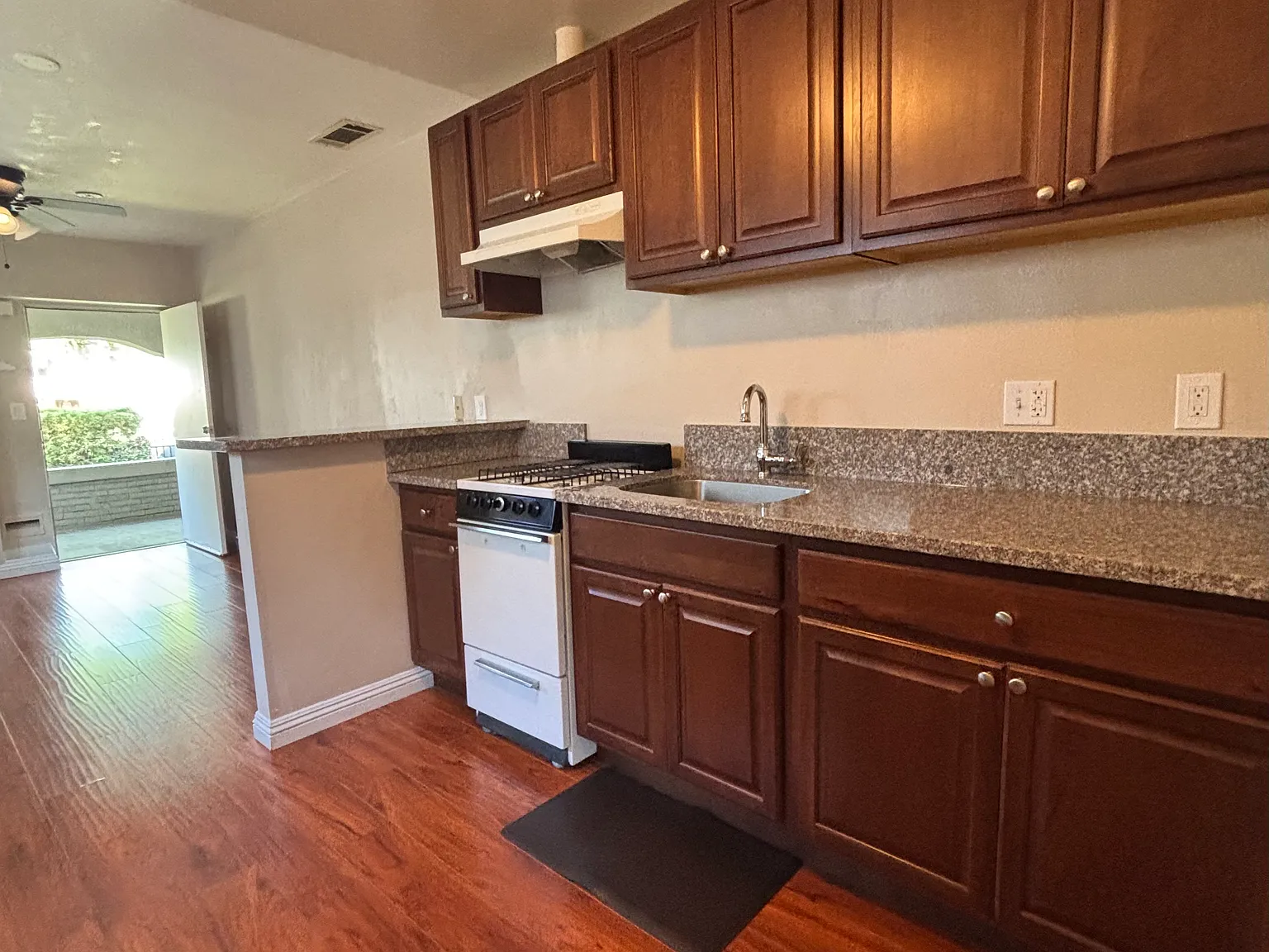 1 bed, $1,895 — Photo 4